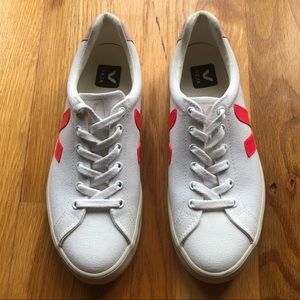 Veja Esplar Canvas in White / Rose-Fluo / Petal